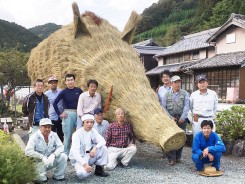 中山・飯南巨大猪かかし