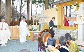 四疋田の八柱神社の遷座祭