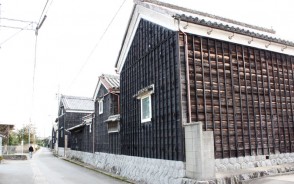 中万町の豪商の面影の町並み