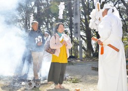 近長谷寺で火渡り