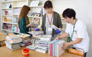 190709第二小図書室に7校区から支援35人