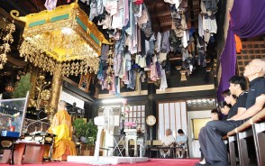 190822朝田寺で掛け衣