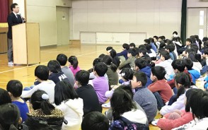 200108花岡小など全校集会