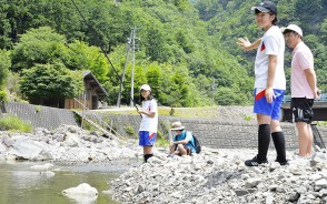 200629宮川中生がアユ友釣り