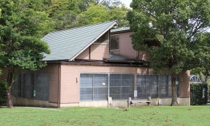 200915中部台公園の猿舎