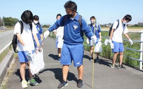 201016西中3年、社会見学代わりにごみ拾い