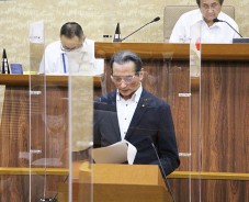 201009山本氏マスクで酸欠