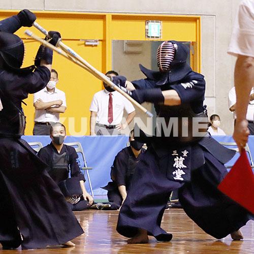 210624三重剣道・準決勝で戦う藤堂主将
