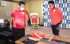 200828川端選手が市長と対談