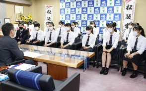 220513三重高ダンス部が市長訪問