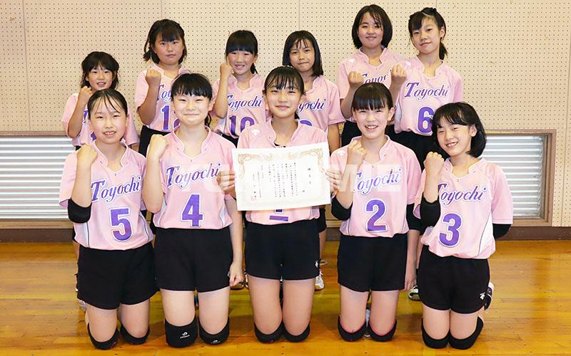 220607小学生バレー松阪予選-優勝