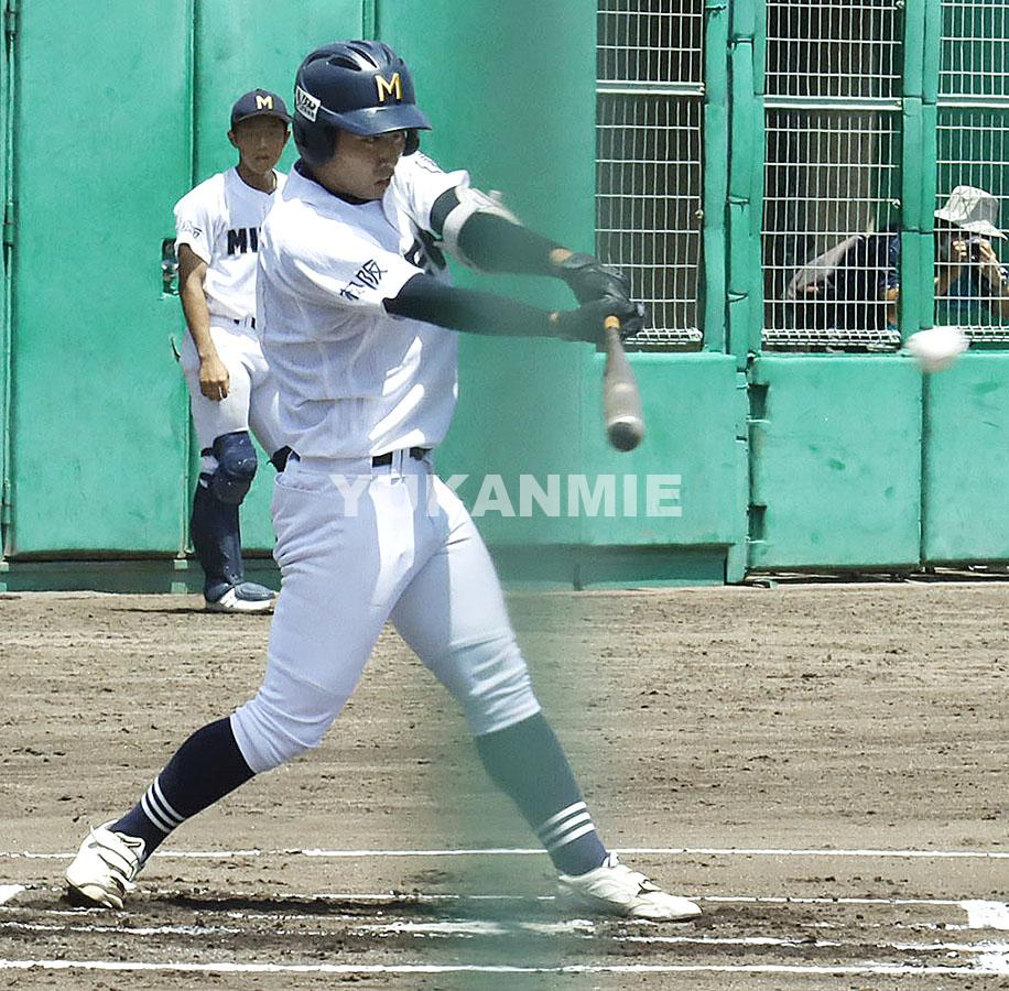 1回表、先制の適時打を放つ三重・大越選手
